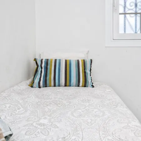 Amazing First Line By Costarentals - M42 Apartman *