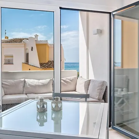 Amazing First Line By Costarentals - M42 Apartman Marbella