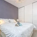 Amazing First Line By Costarentals - M42 Apartment *
