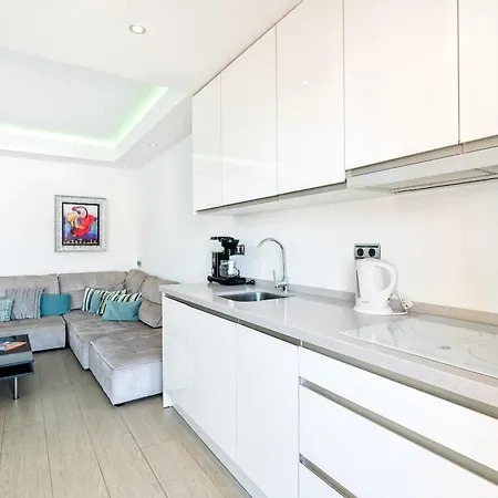 Amazing First Line By Costarentals - M42 *